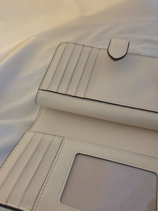 Kate Spade Cream Heart Print Wallet - Medium Zip Around -- Card Organizer - Picture 5 of 6